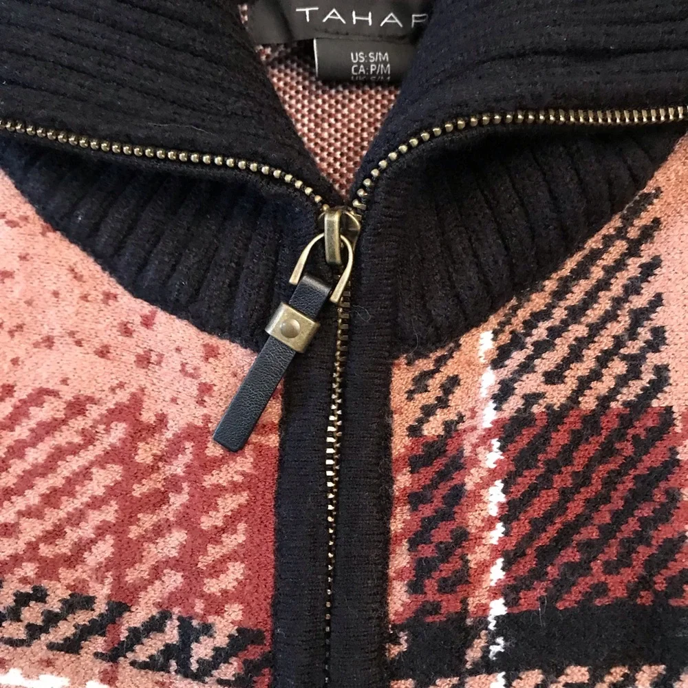 Tahari Brown Plaid Sweater Poncho Zip Up Small Medium Heavyweight Knit Pockets - Picture 7 of 10